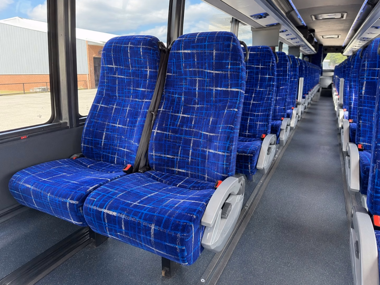 shuttle guests between citrus heights ceremony and reception venues with ease